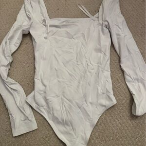 Aritizia white long sleeve bodysuit
